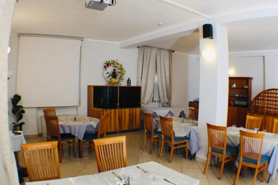Hotel Europa Milano Rosate 3*,  Italië