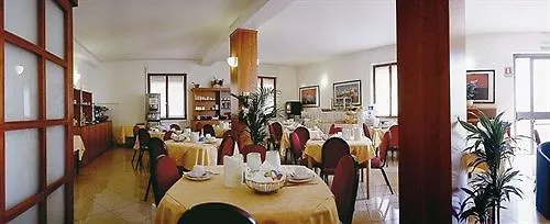 Hotel Europa Milano Rosate 3*,